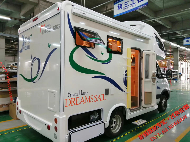 依维柯房车03.jpg